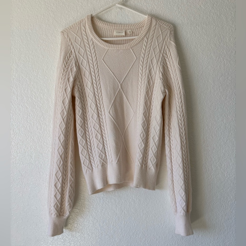 Cyrus Cream Cable Knit Sweater Ivory Size M Academy Preppy - Picture 2 of 16